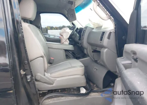 2014 Nissan Nv Cargo Nv2500 Hd S V6 z USA, uszkodzony, nr VIN 1N6BF0KX8EN102638